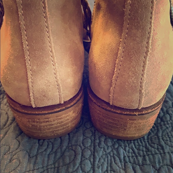 Dolce Vita Shoes - dolce vita Women's Sutton Ankle Bootie